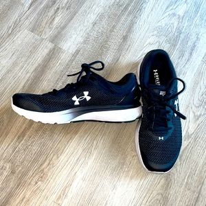 Under Armour woman’s sneakers